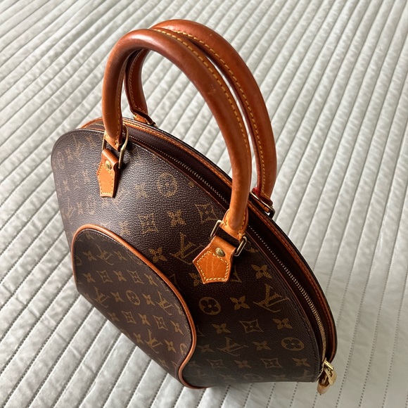 Louis Vuitton Ellipse monogram coated canvas bag with leather trims - Picture 4 of 15